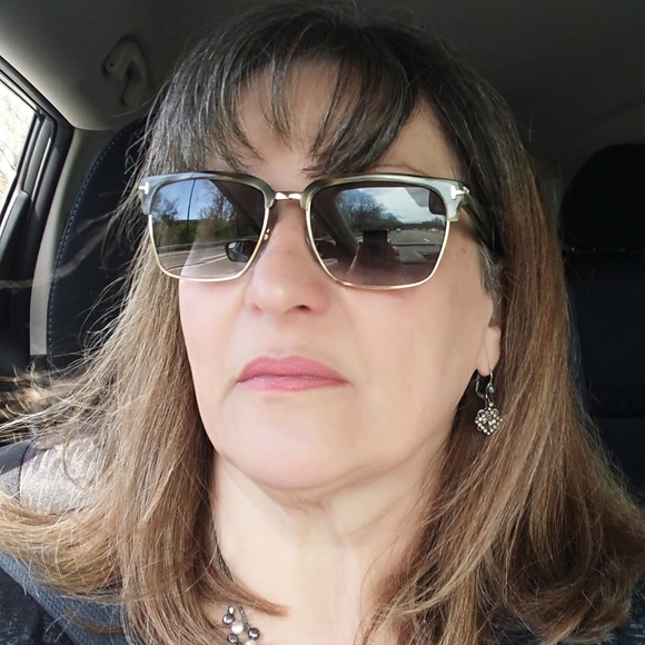 Meet your Posher, Deborah - Picture 1 of 1